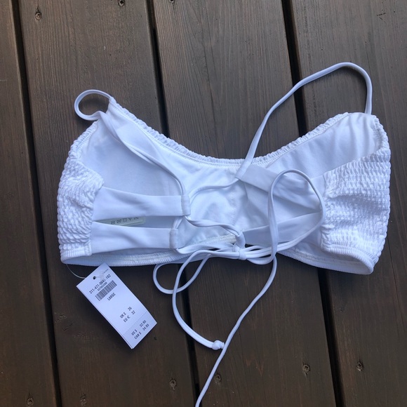 ‼️SOLD‼️ Hollister Smoked Scoop Bikini Top - Picture 2 of 6